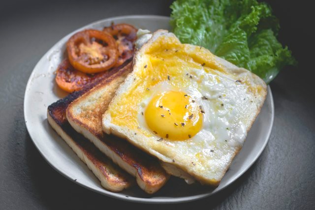 Huevos con Jamón - Centinela Cafe